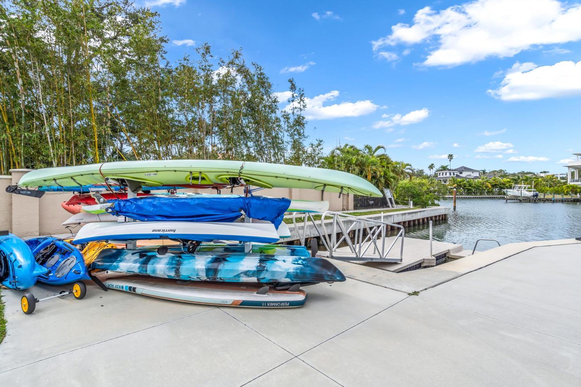 Waterside Retreat: Modern 2Br, Mins To Beach & Apt Appartement Sarasota Buitenkant foto